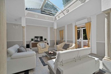 living - Casa / villa de 565m² con 150m² de jardín en venta en Este Marbella - featured