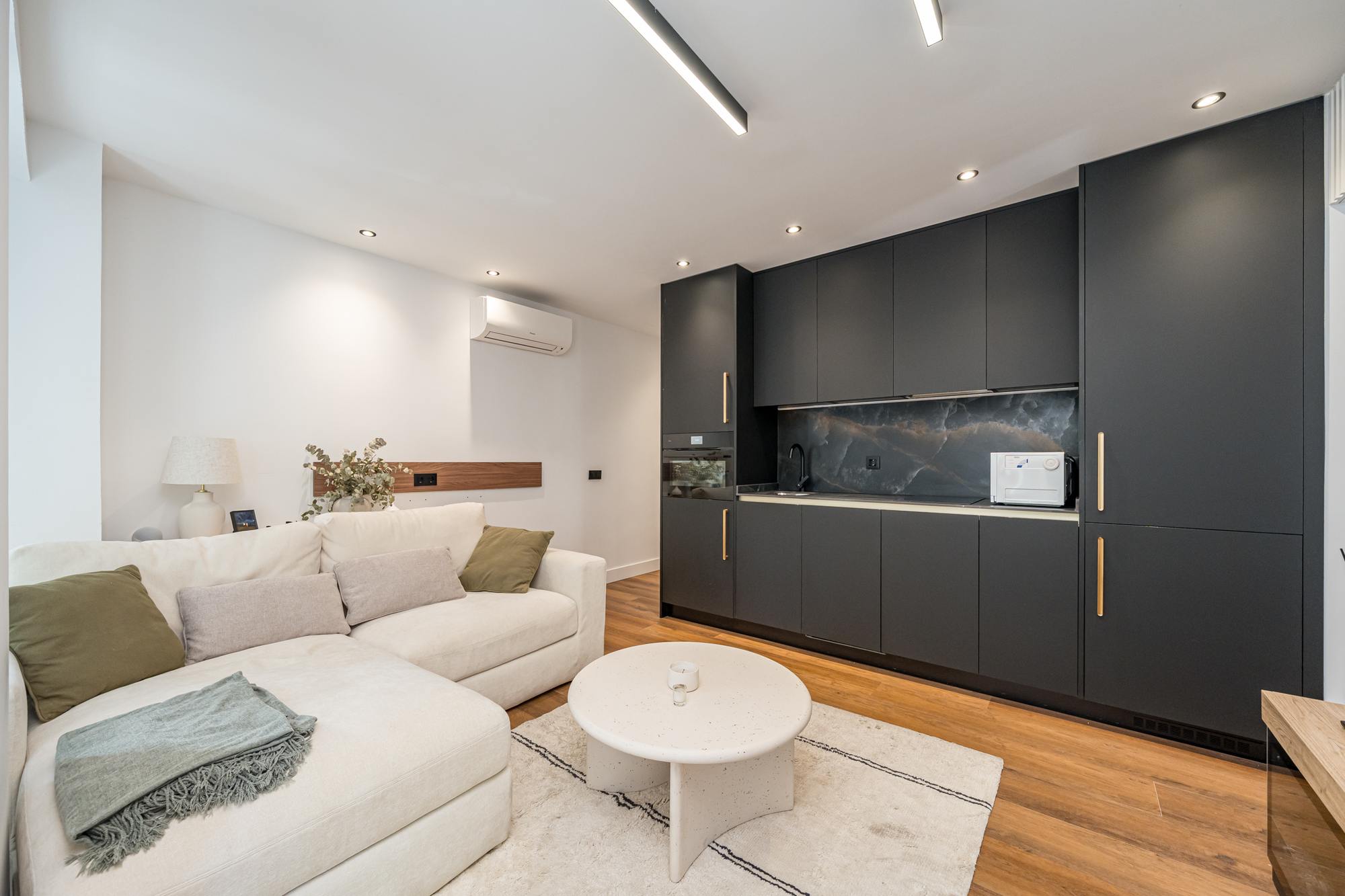 living - 66m² apartment for sale in Ríos Rosas, Madrid - gallery thumbnail - 10