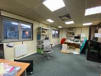 logistics - Activités / Bureaux À Louer - gallery thumbnail - 7