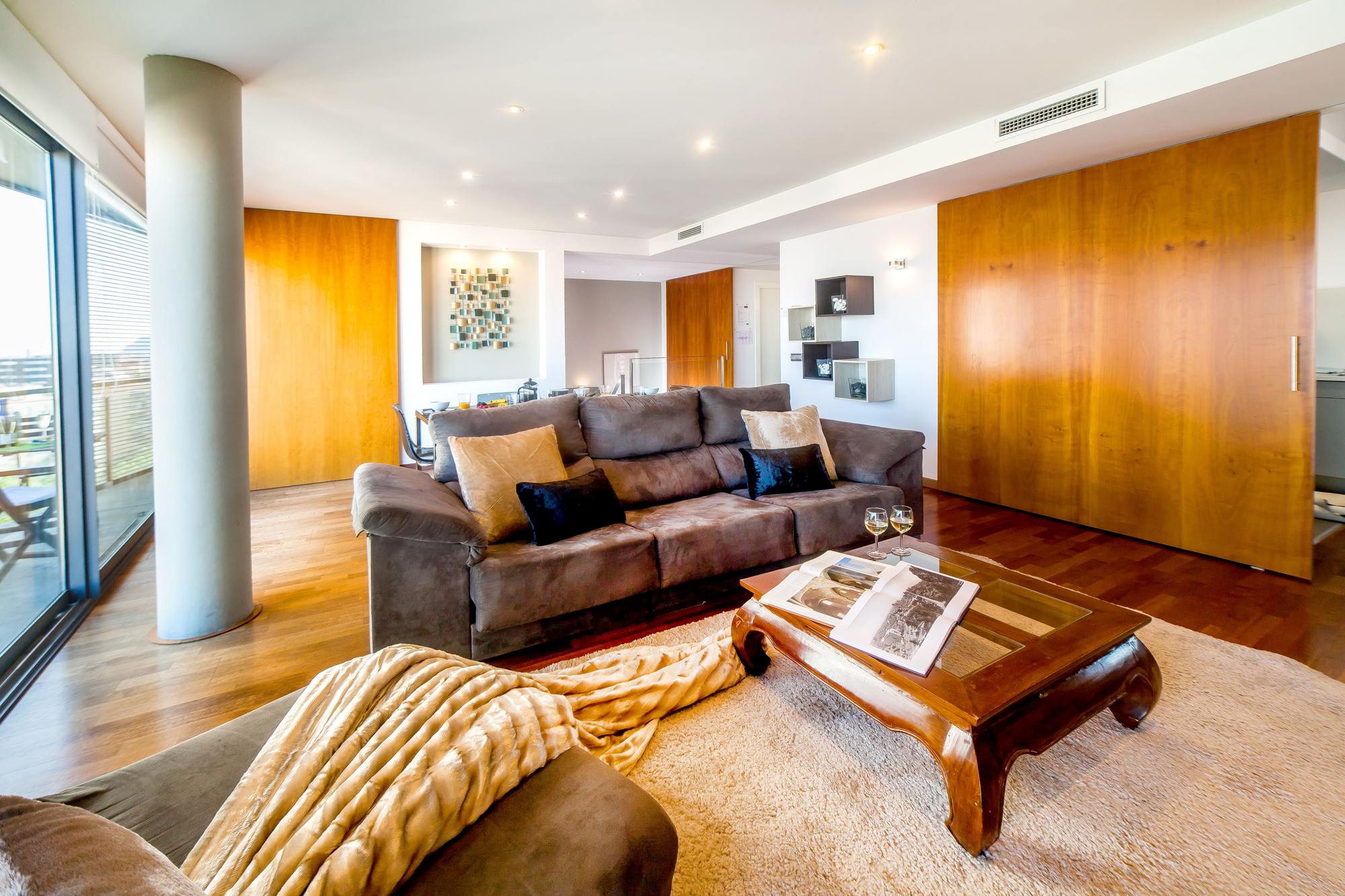 living - Ático de 125m² en venta en Diagonal Mar, Barcelona - gallery thumbnail - 2