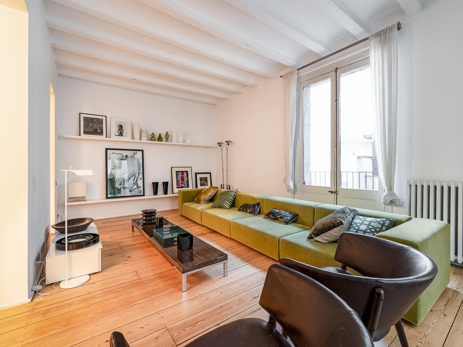 living - Piso de 146m² en venta en El Born, Barcelona - gallery thumbnail - 2