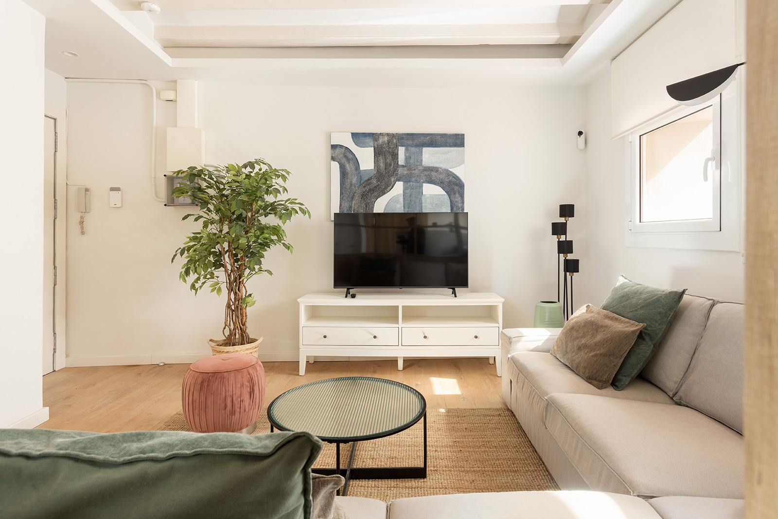 living - 67m² apartment for sale in Gótico, Barcelona - gallery thumbnail - 5