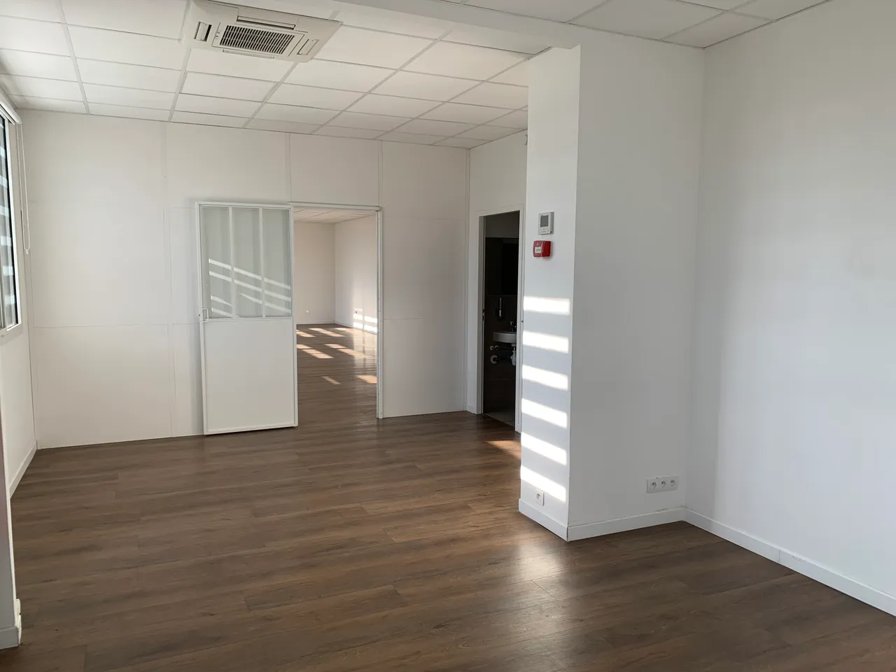logistics - Warehouse For Rent - gallery - 5