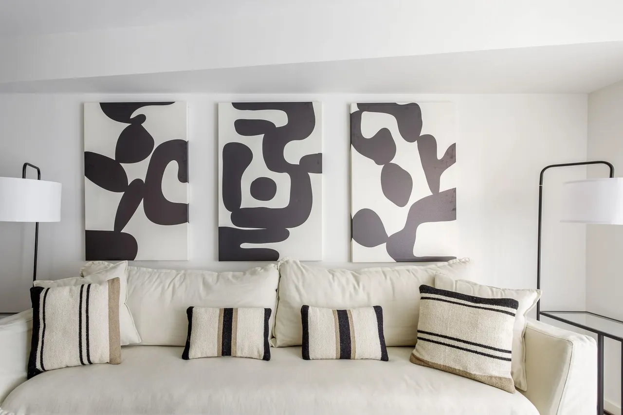 living - 70m² apartment for rent in Ventilla - Almenara, Madrid - gallery - 3