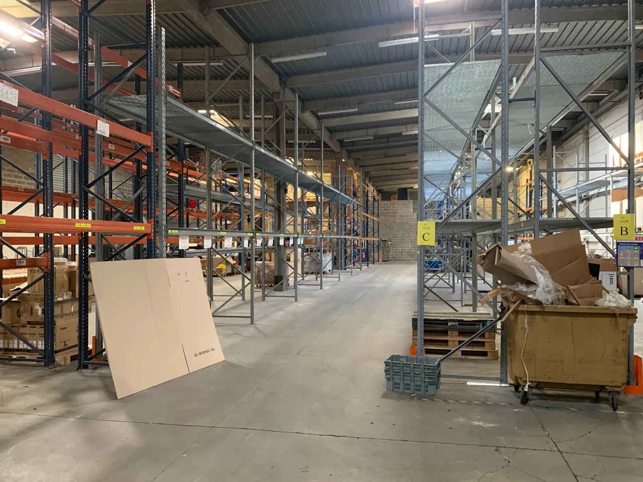 logistics - Warehouse / Offices For Rent - gallery - 4