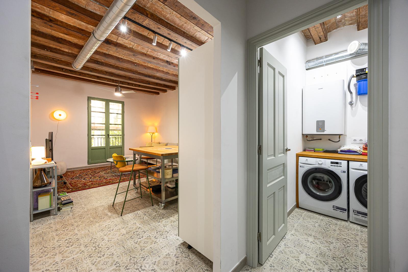 living - 56m² apartment for sale in El Raval, Barcelona - gallery thumbnail - 5