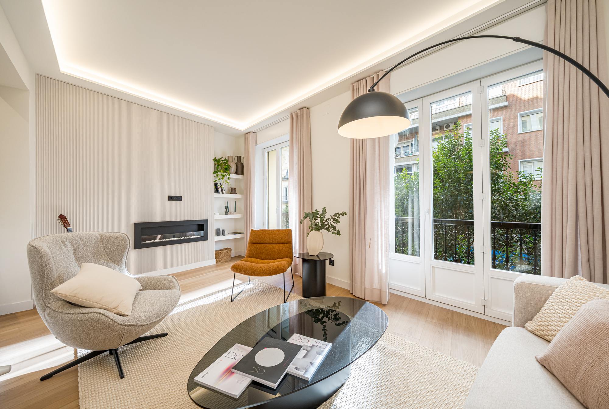 living - 139m² apartment for sale in Universidad, Madrid - gallery - 2