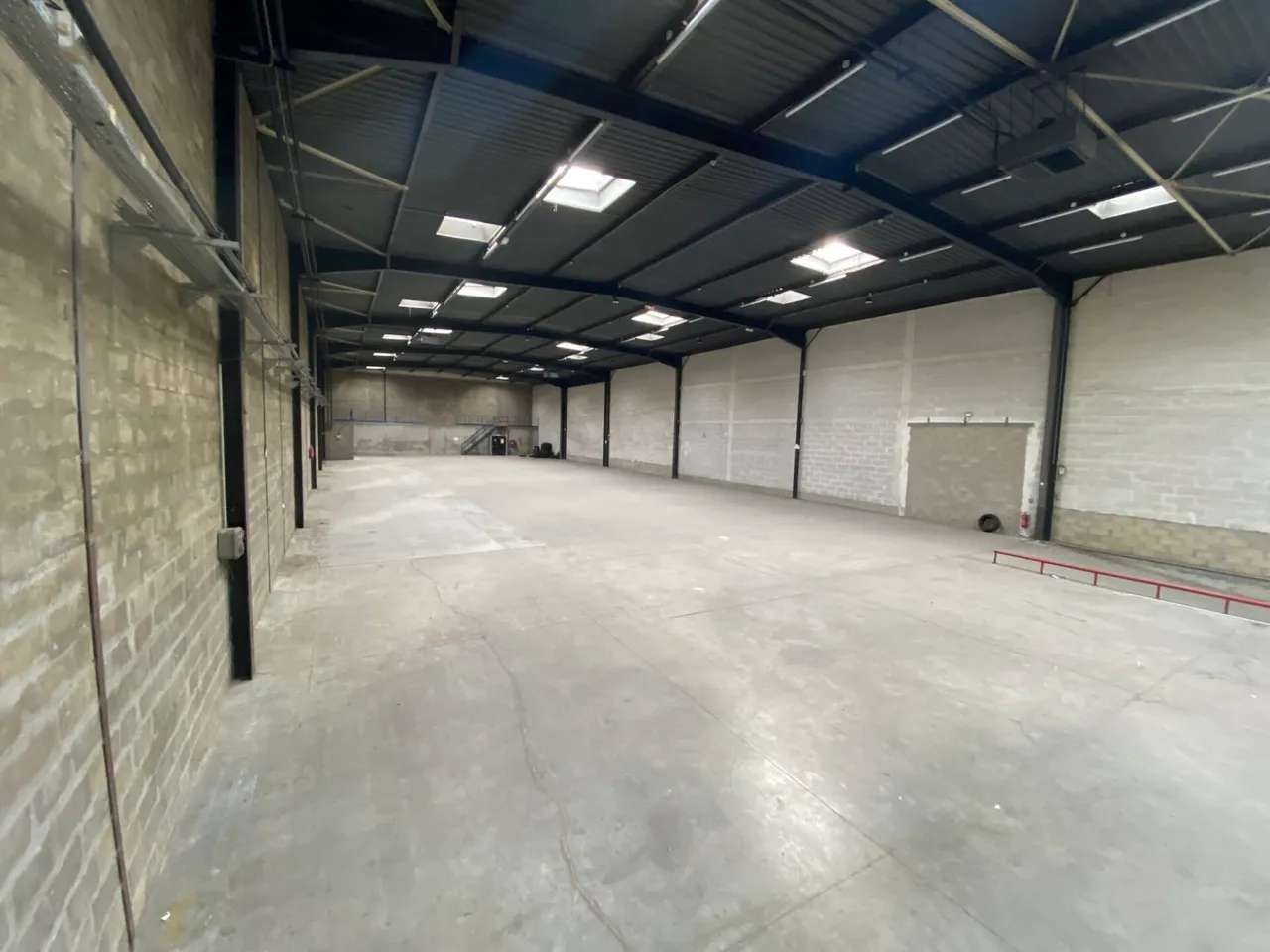 logistics - Activités / Bureaux À Louer - gallery - 3