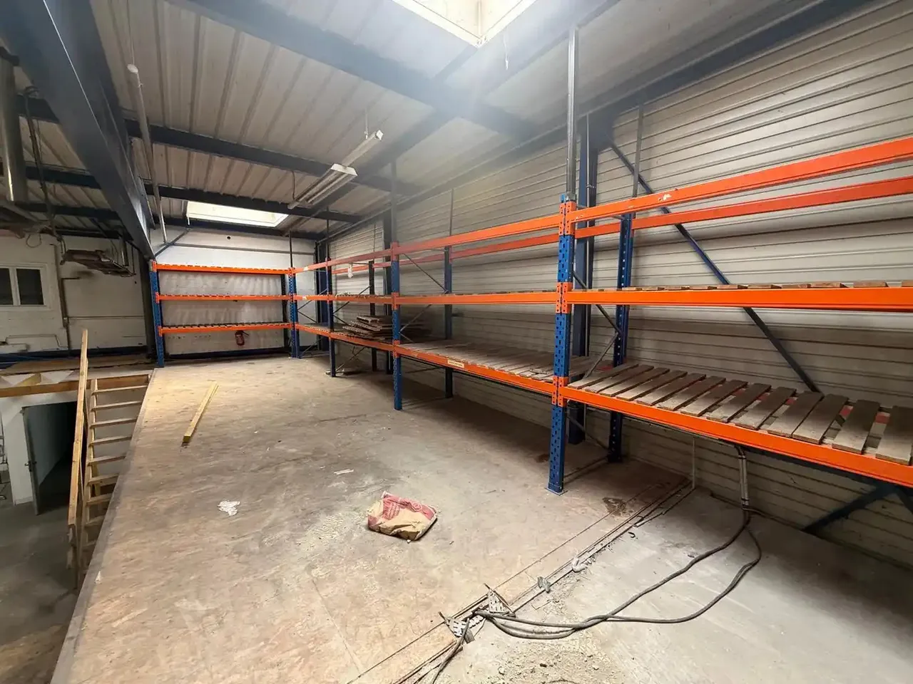logistics - Light Industrial Premises / Offices For Rent - gallery - 5