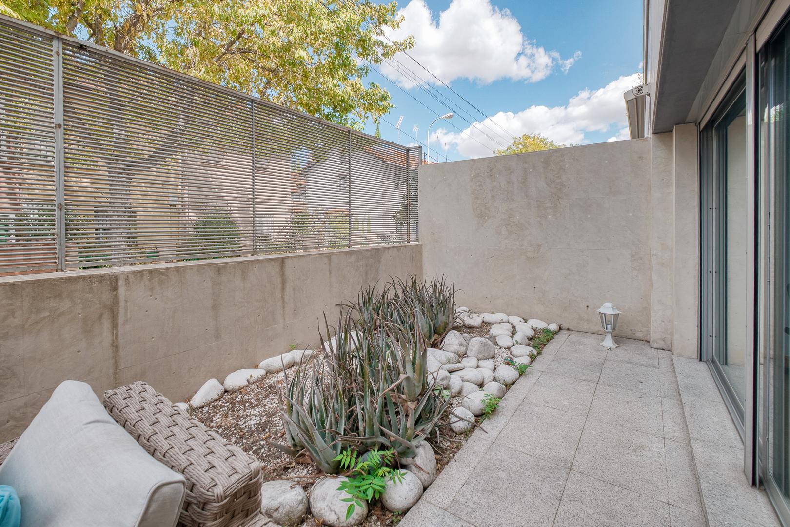 living - 367m² house / villa for sale in Hispanoamérica, Madrid - gallery thumbnail - 8