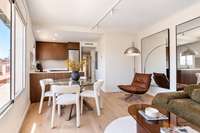 living - Ático de 90m² con 64m² terraza en venta en Sants-Badal - gallery thumbnail - 5