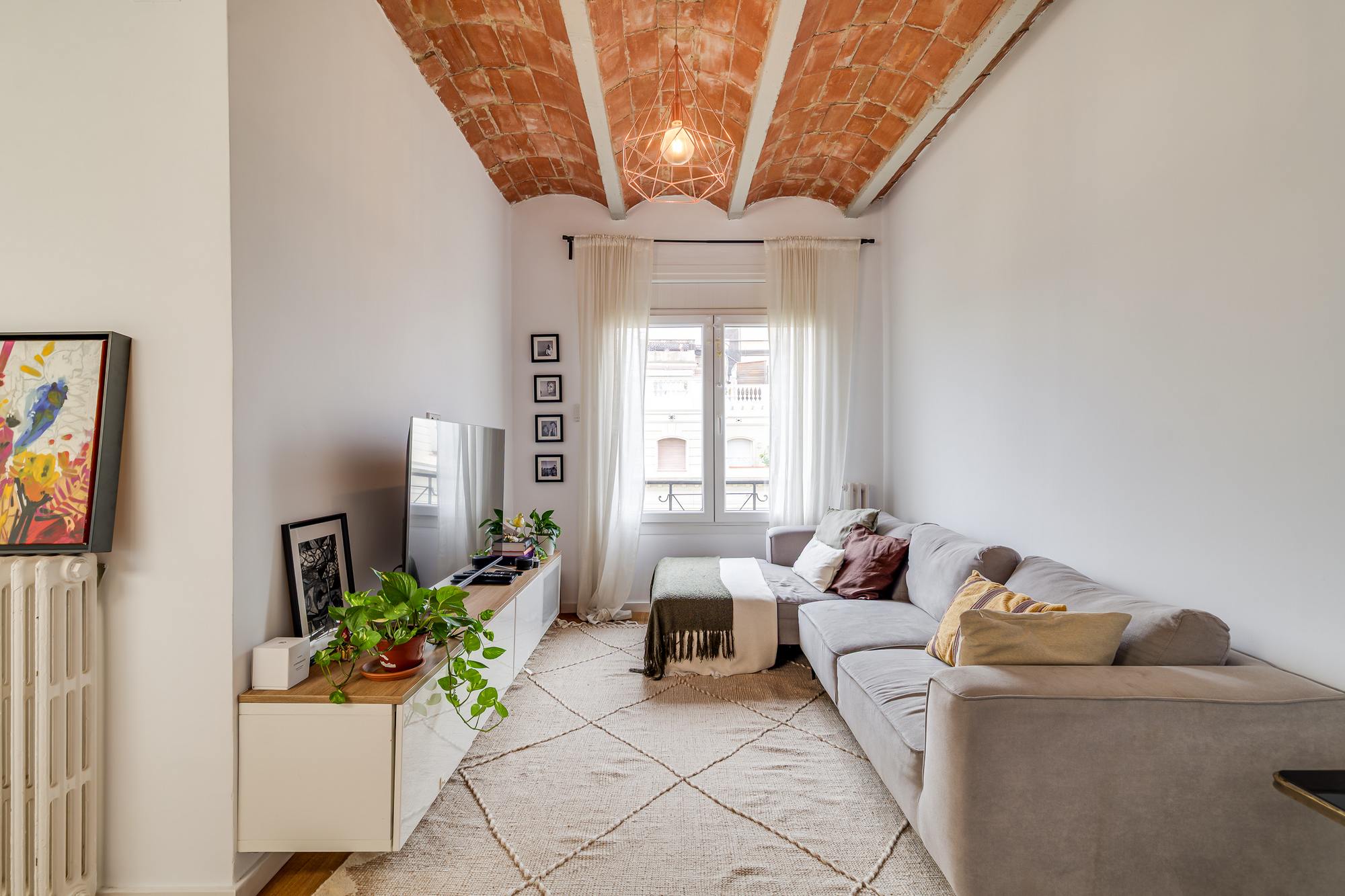 living - Ático de 90m² en venta en Eixample Derecho, Barcelona - gallery thumbnail - 2