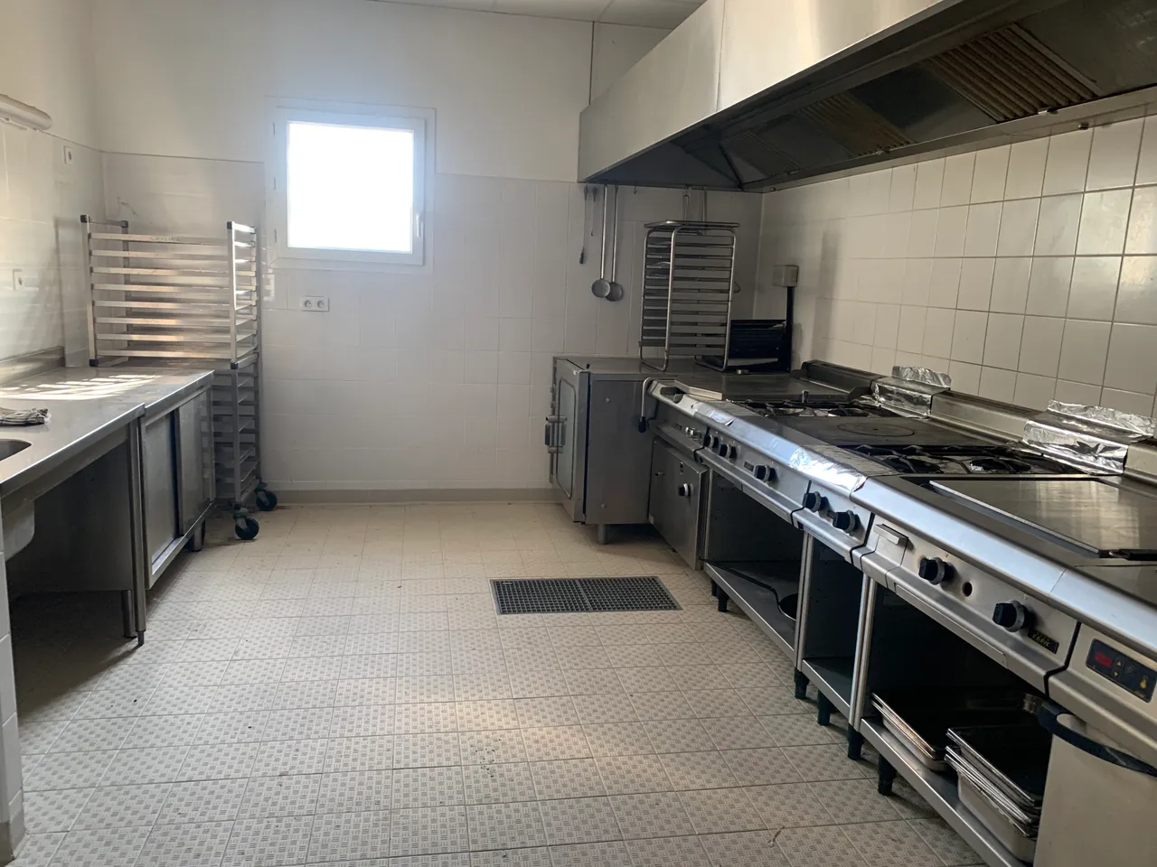 office - Services / Showroom For Sale - gallery - 9