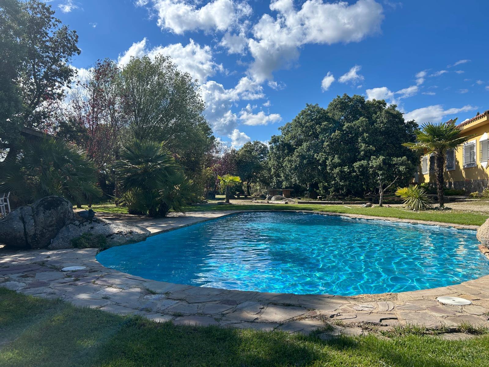 living - Casa rural de 664m² en venta en Sierra de Madrid, Madrid - gallery - 6