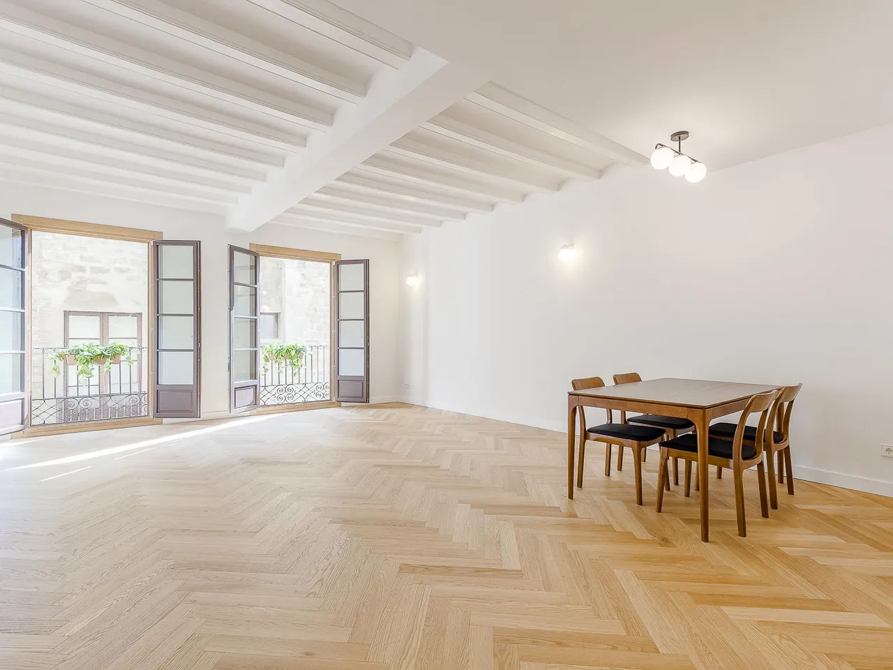 living - 125m² apartment for sale in Gótico, Barcelona - gallery - 5