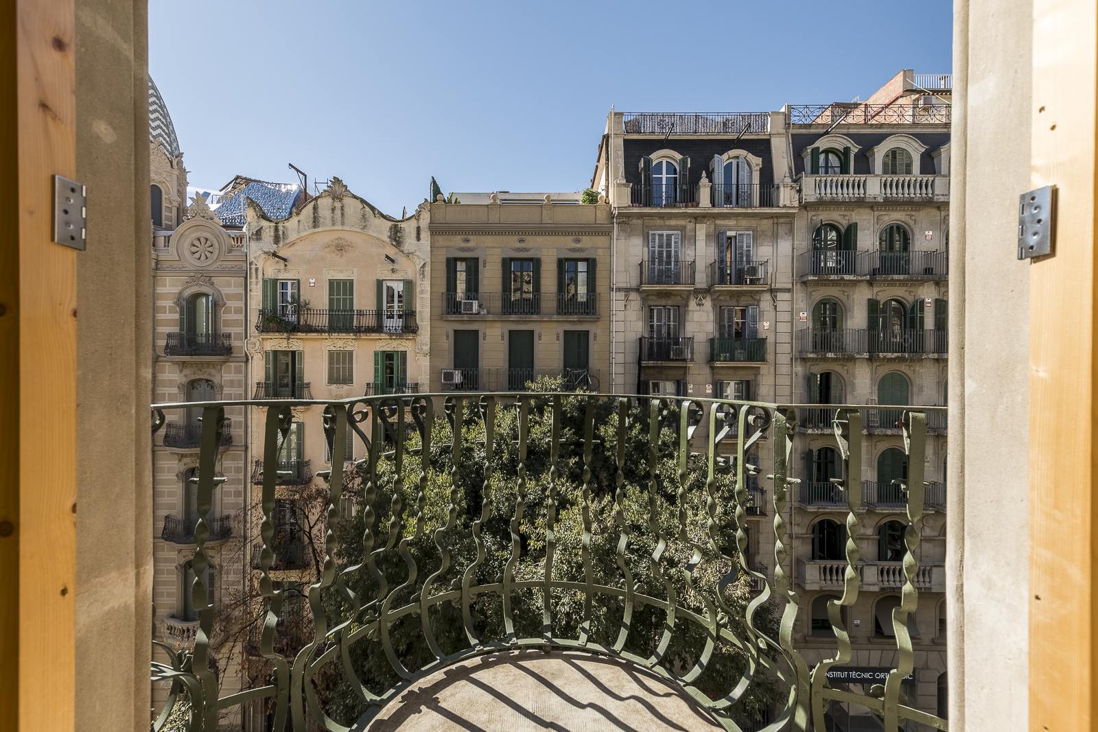 living - Piso de 127m² en venta en Eixample Izquierdo, Barcelona - gallery thumbnail - 5