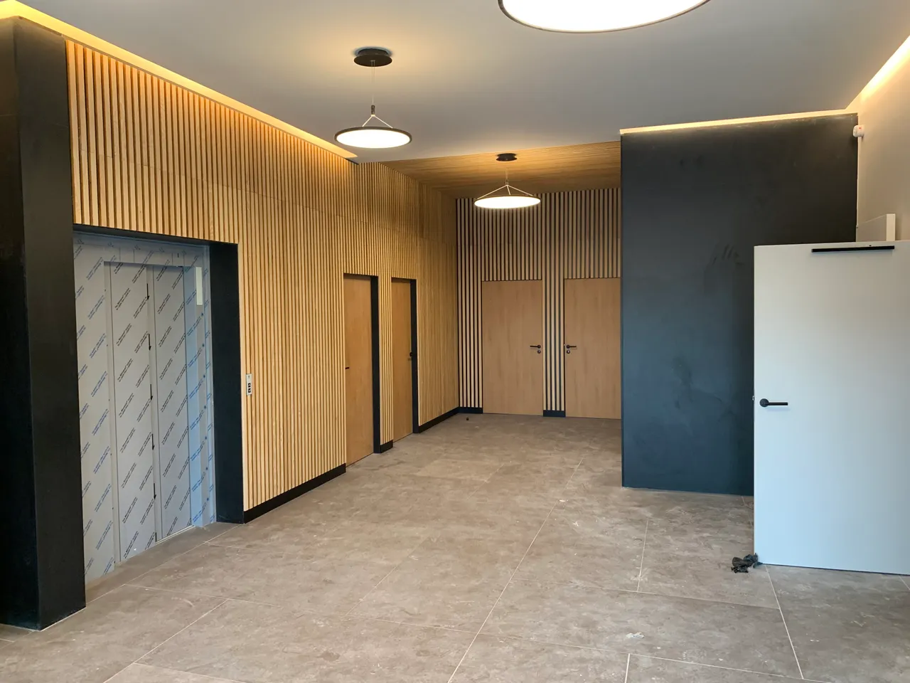 logistics - Light Industrial Premises / Offices For Rent - gallery - 9