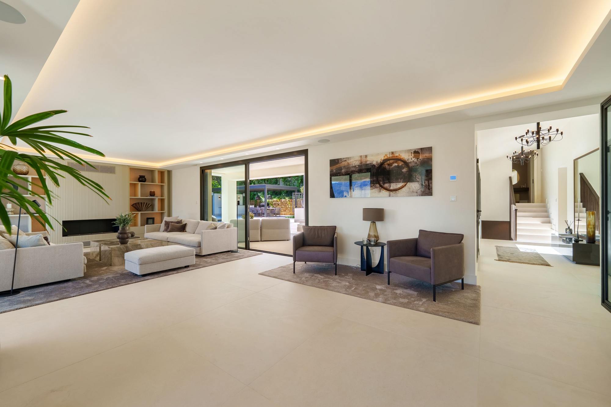 living - 648m² house / villa with 300m² terrace for sale in Nueva Andalucía - gallery thumbnail - 9