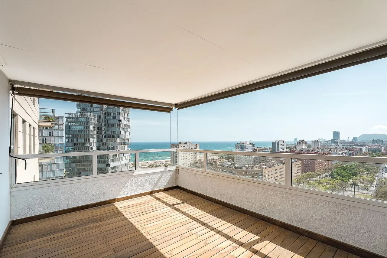 living - Piso de 112m² con 16m² terraza en venta en Diagonal Mar - gallery - 2