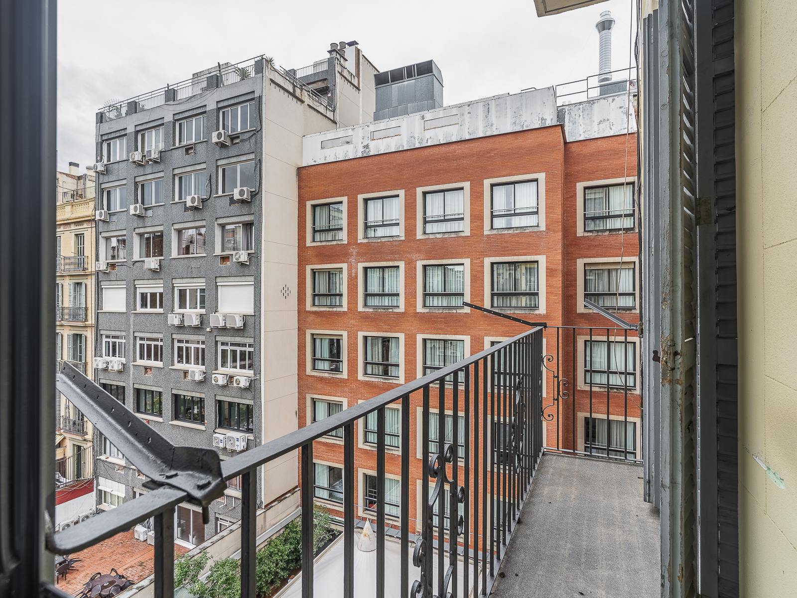 living - Piso de 178m² en venta en Eixample Derecho, Barcelona - gallery thumbnail - 9