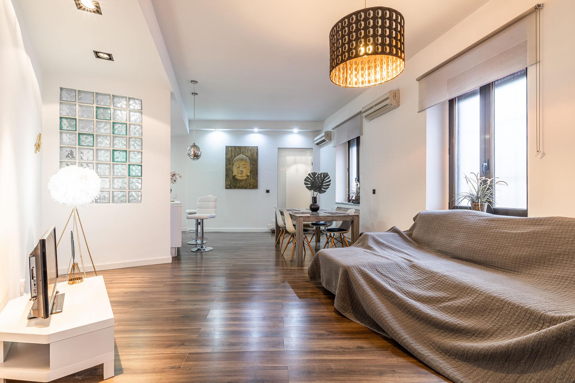 living - 158m² apartment with 14m² terrace for rent in La Latina - gallery thumbnail - 3