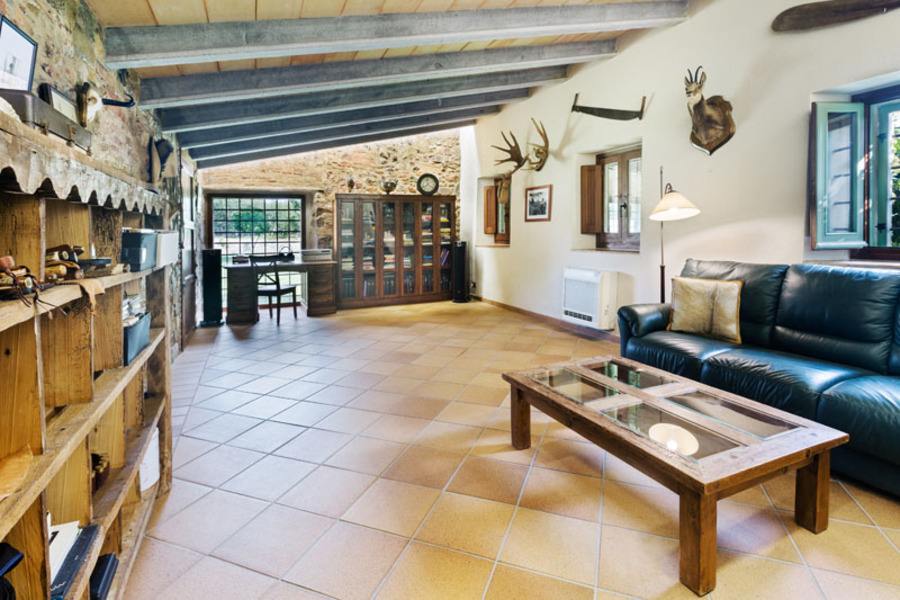 living - Casa rural de 784m² en venta en La Selva, Girona - gallery - 9