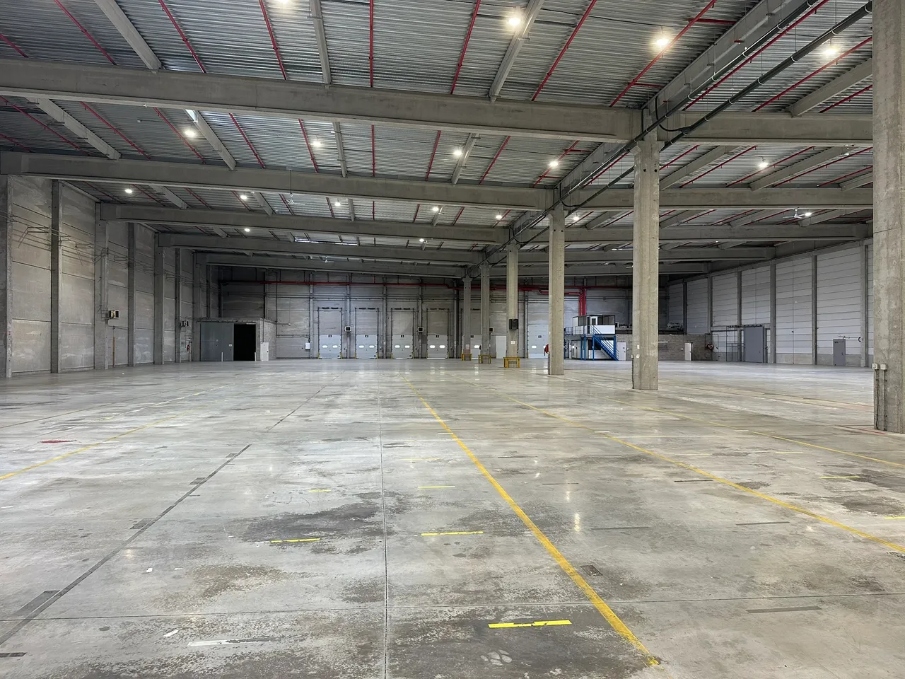 logistics - Entrepôt Logistique À Louer - gallery - 9