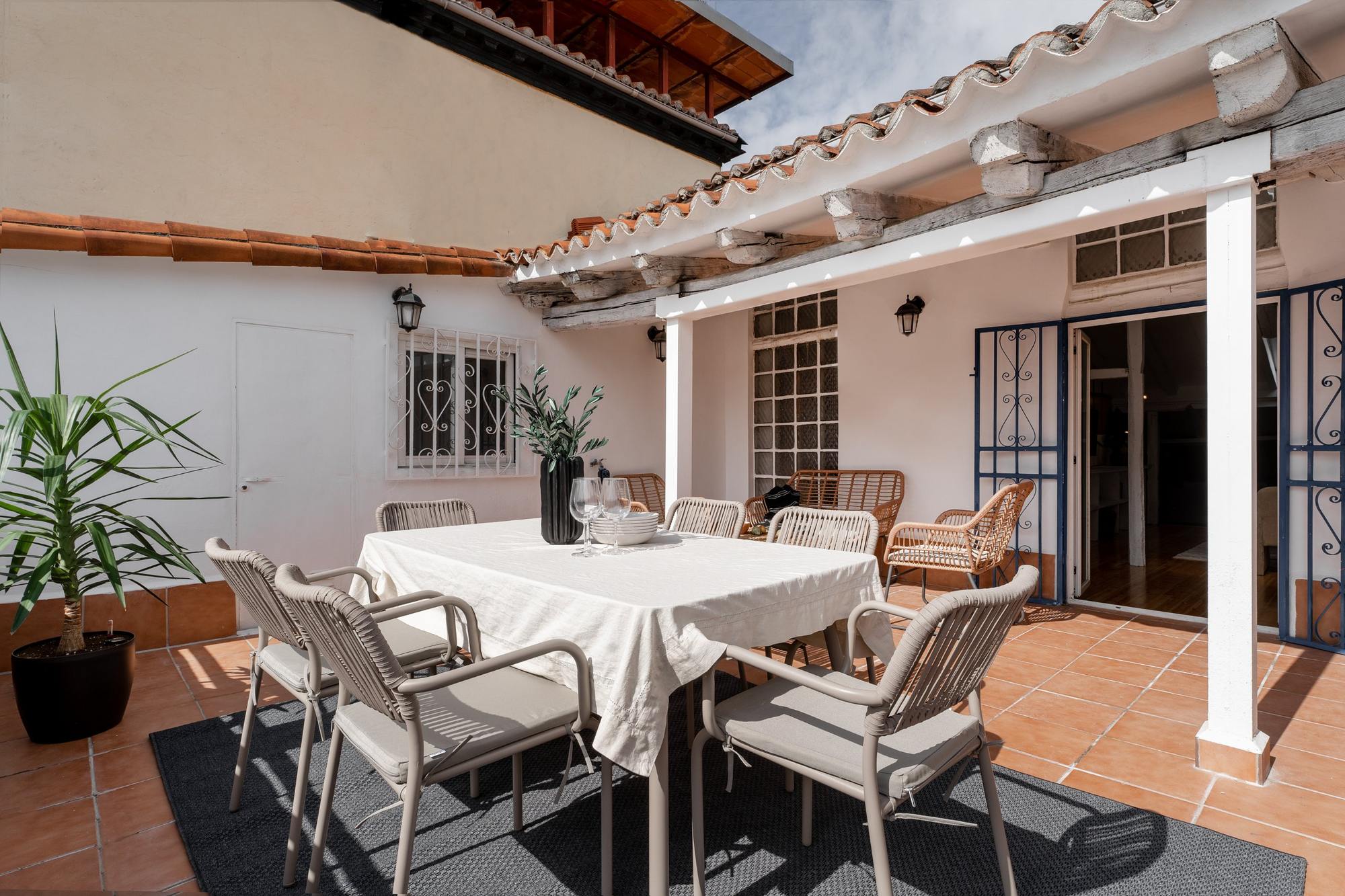 living - 185m² penthouse with 30m² terrace for sale in Chueca - Justicia - gallery thumbnail - 1