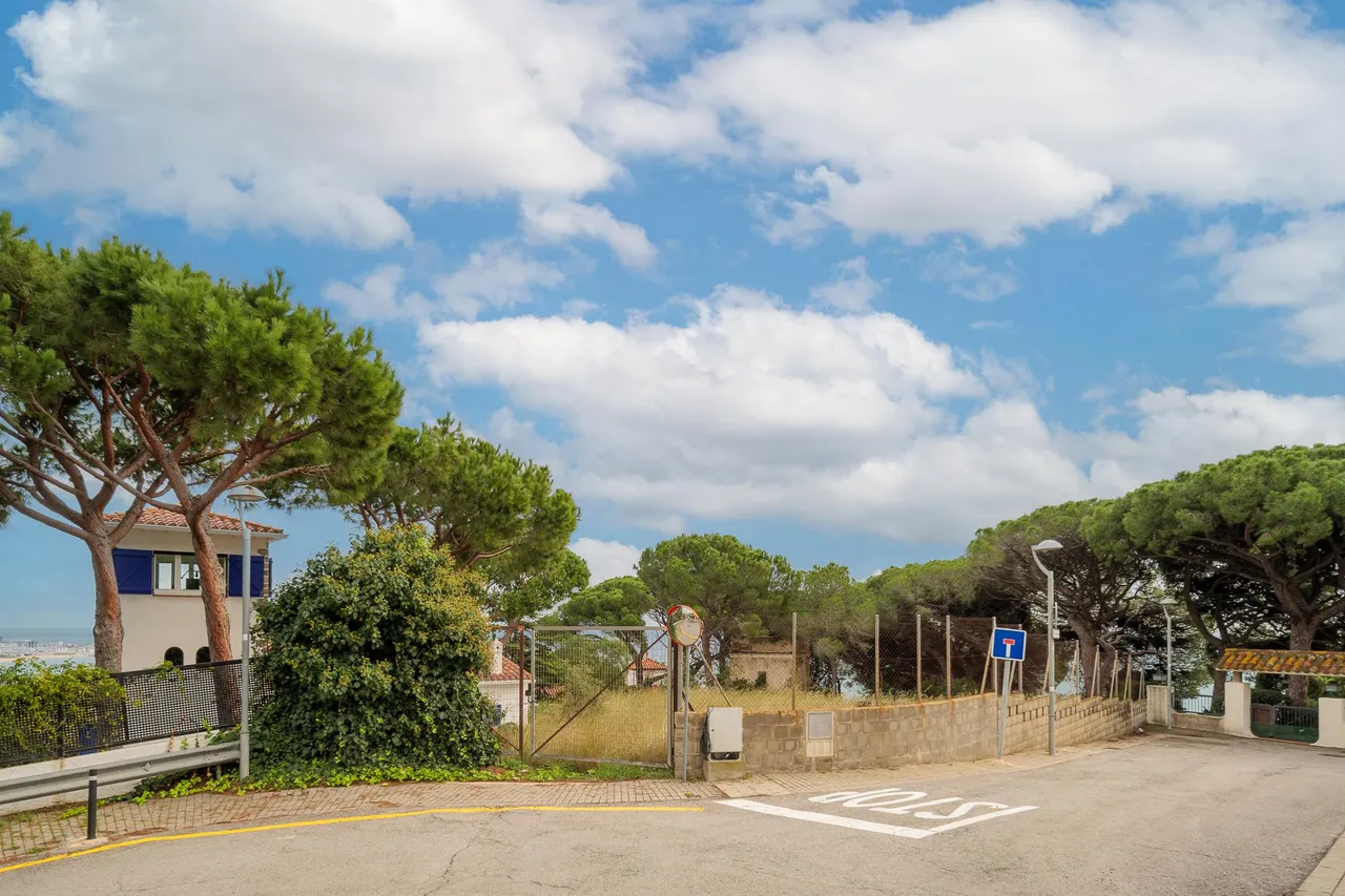 living - 1,674m² plot for sale in Arenys de Mar, Barcelona - gallery - 6