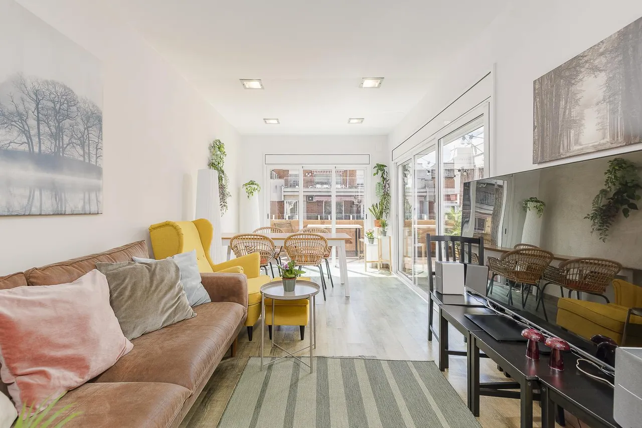 living - 90m² penthouse with 20m² terrace for sale in Sant Antoni - gallery - 5