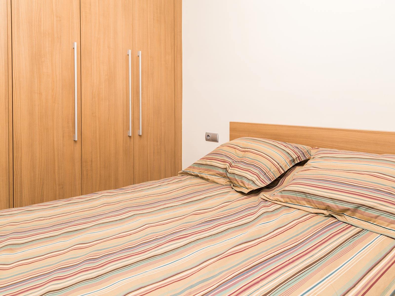 living - Piso de 90m² en venta en Sant Antoni, Barcelona - gallery thumbnail - 7