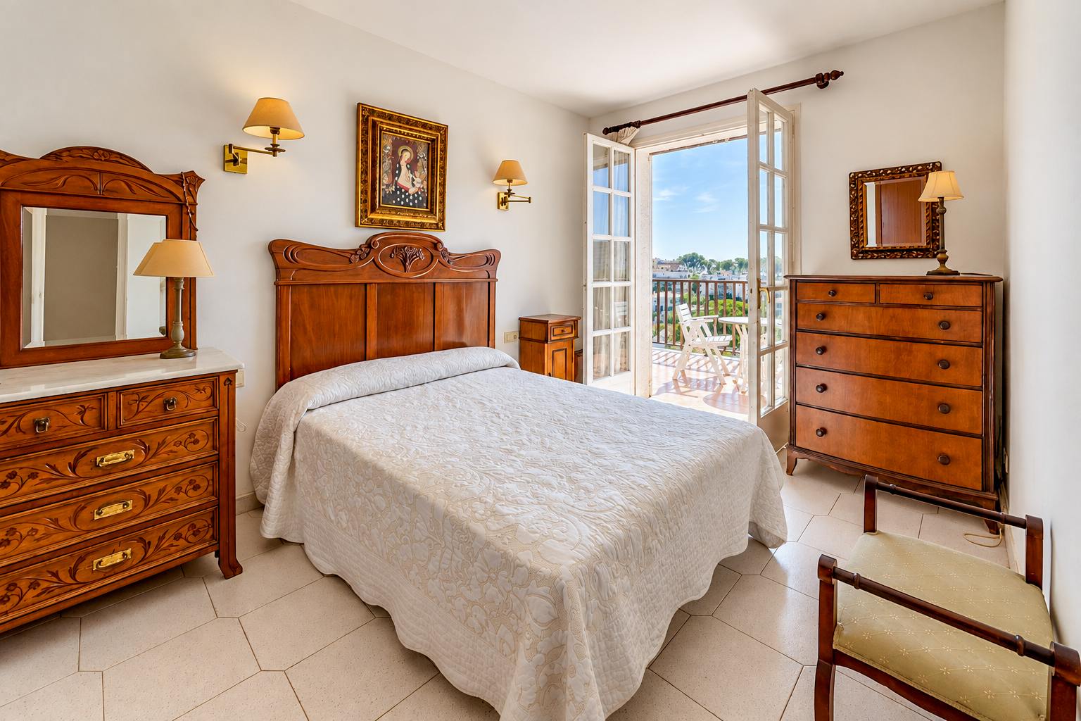 living - 189m² house / villa with 16m² terrace for sale in Vallpineda - gallery thumbnail - 10