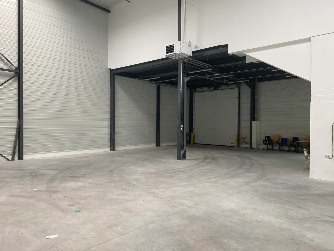 logistics - Light Industrial Premises / Offices For Rent - gallery - 4
