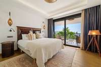 living - 493m² house / villa with 204m² terrace for sale in Nueva Andalucía - gallery thumbnail - 8