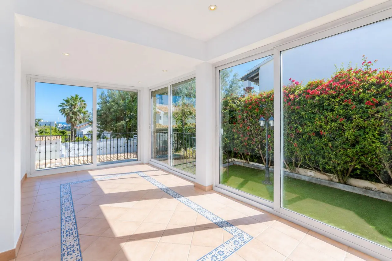 living - 259m² house / villa for sale in Vallpineda, Barcelona - gallery - 4