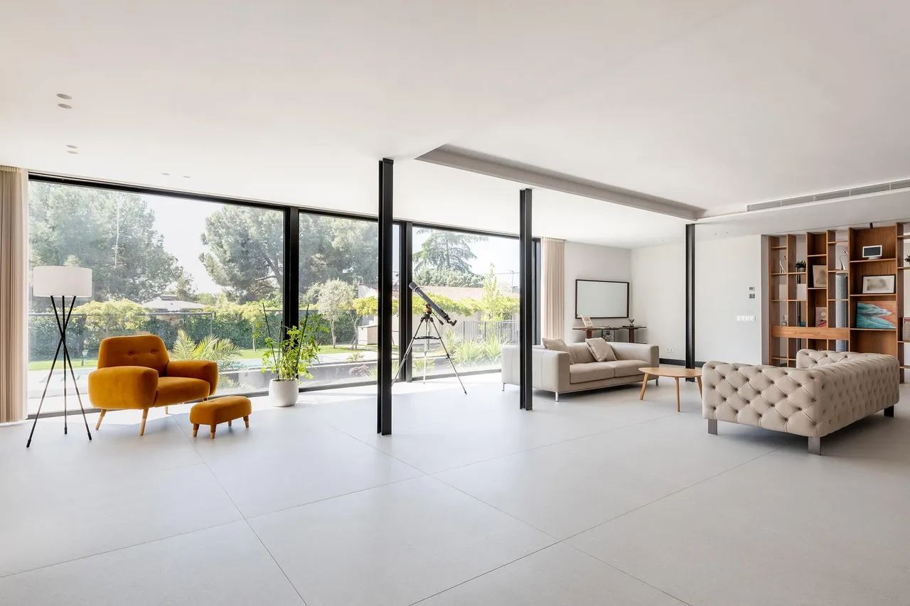living - 868m² house / villa for sale in Majadahonda, Madrid - gallery - 8