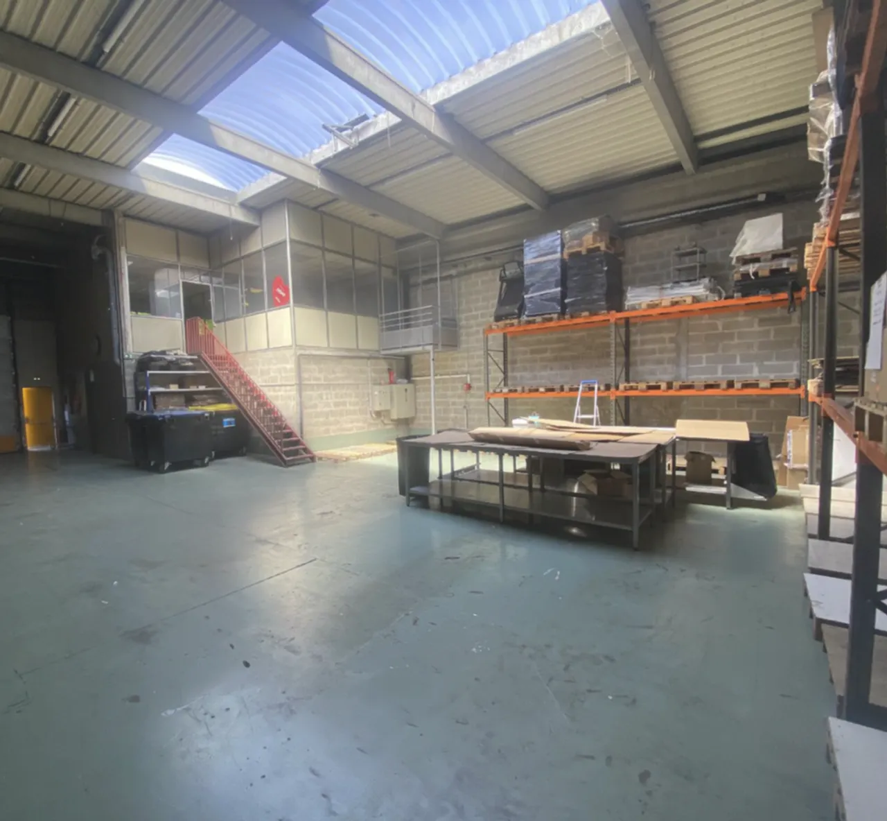 logistics - Activités / Bureaux À Louer - gallery - 3