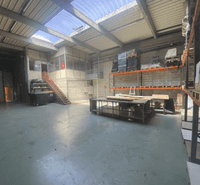 logistics - Activités / Bureaux À Louer - gallery thumbnail - 3