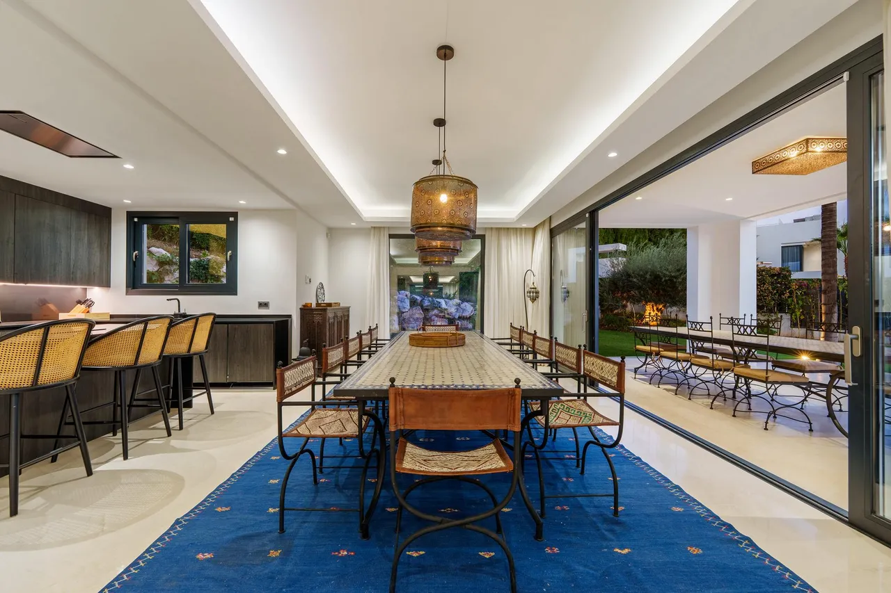 living - Casa / villa de 493m² con 204m² terraza en venta en Nueva Andalucía - gallery - 4