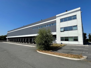 logistics - Light Industrial Premises / Offices For Rent - featured