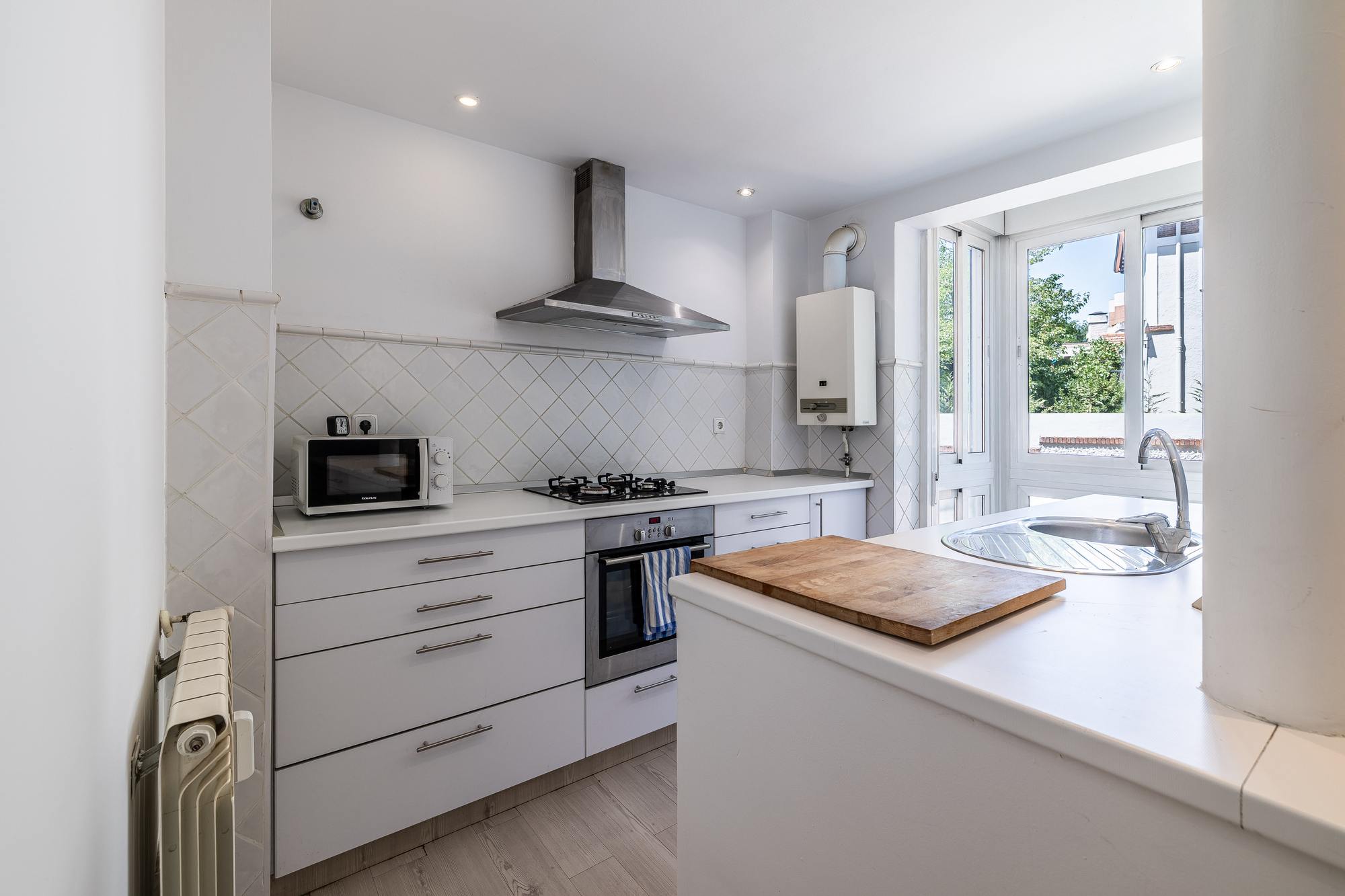 living - 131m² apartment for sale in Hispanoamérica, Madrid - gallery thumbnail - 7