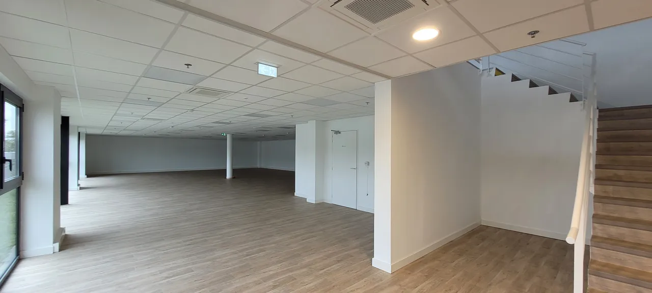 logistics - Logistics Warehouse For Rent - gallery - 2