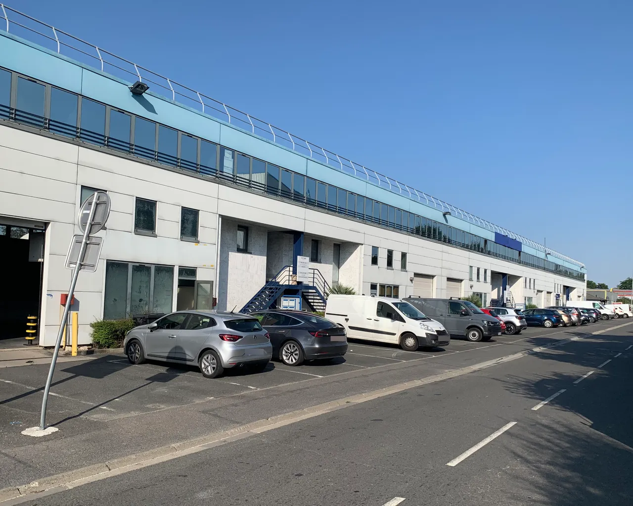 logistics - Activités / Bureaux À Louer - gallery - 2