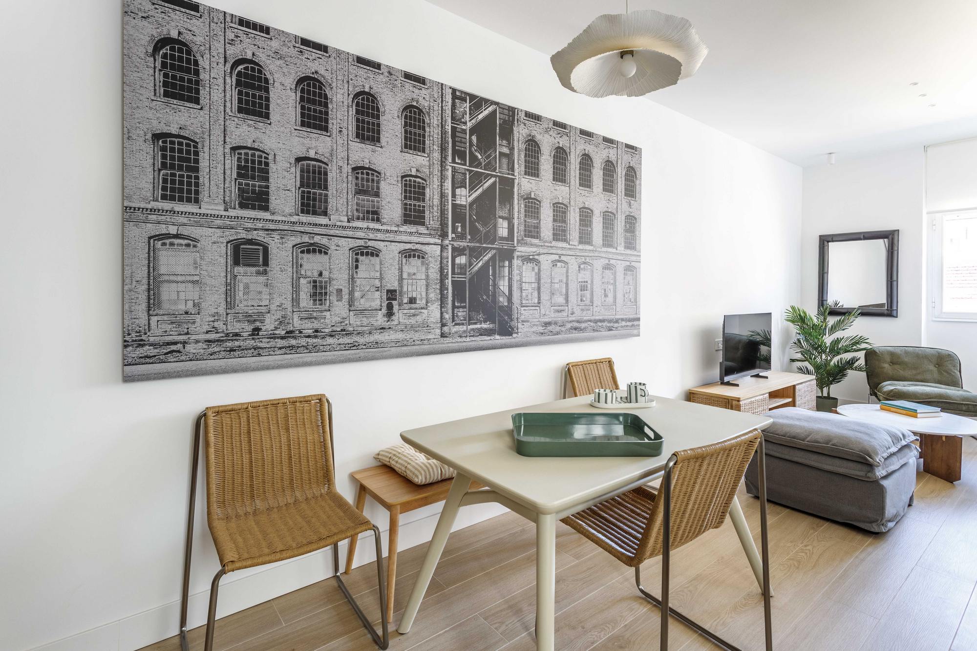 living - Piso de 70m² en alquiler en Arapiles, Madrid - gallery thumbnail - 5