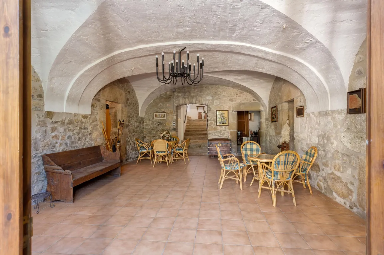 living - 1,082m² country house for sale in Pla de l'Estany, Girona - gallery - 8