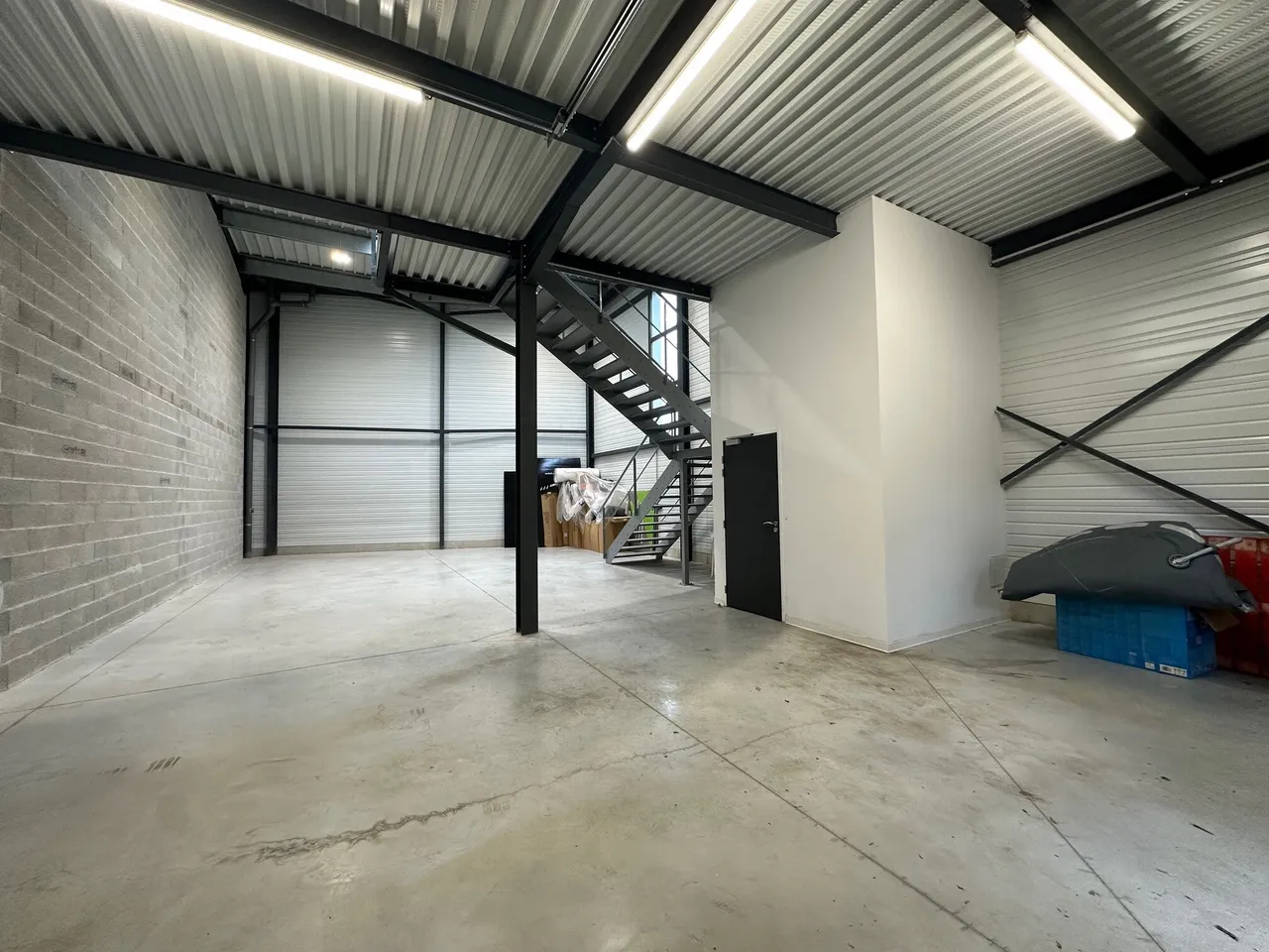 logistics - Activity Facility For Sale - gallery - 5
