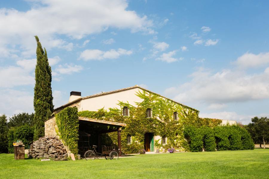 living - Casa rural de 784m² en venta en La Selva, Girona - gallery thumbnail - 2