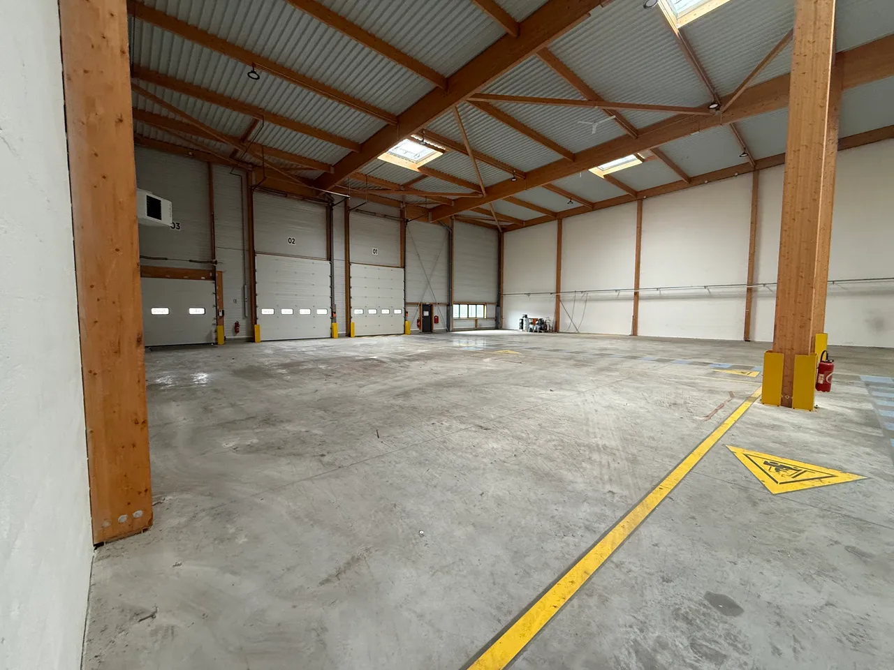 logistics - Activités / Bureaux À Louer - gallery - 2