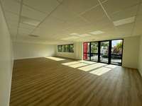 logistics - Activités / Bureaux À Louer - gallery thumbnail - 5