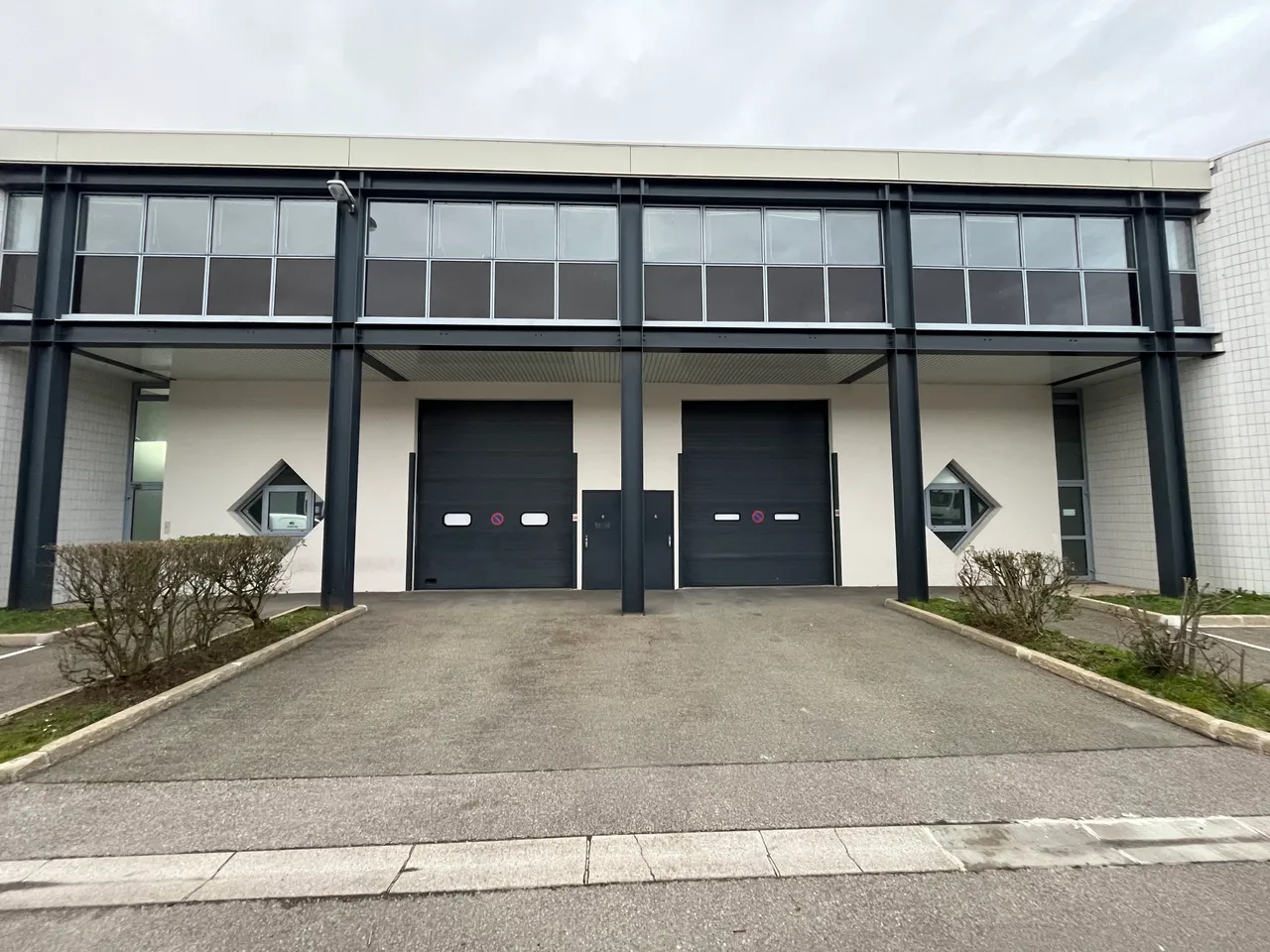 logistics - Entrepôt / Bureaux À Louer - gallery - 6